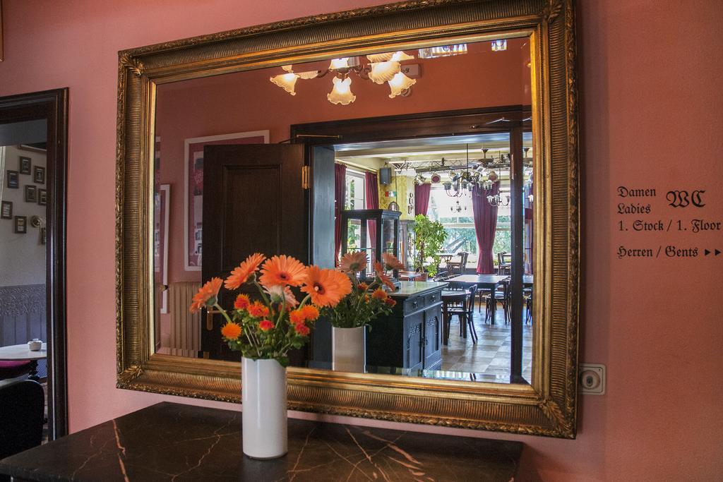 Hajo'S Germania Lodge & Irish Pub Rudesheim am Rhein Bagian luar foto