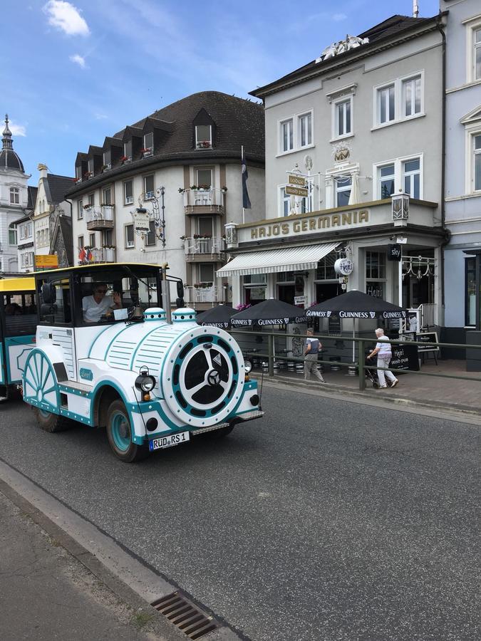 Hajo'S Germania Lodge & Irish Pub Rudesheim am Rhein Bagian luar foto