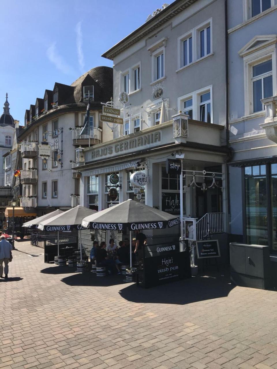 Hajo'S Germania Lodge & Irish Pub Rudesheim am Rhein Bagian luar foto